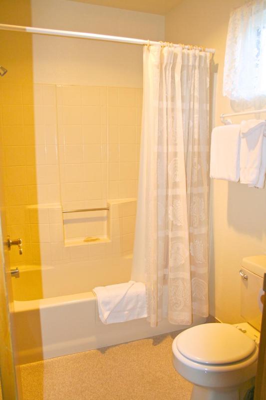 Deluxe Queen Room with Two Queen Beds image 1
