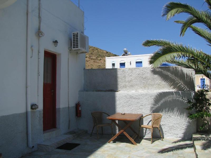 Studio with Garden View (2 Adults) image 3