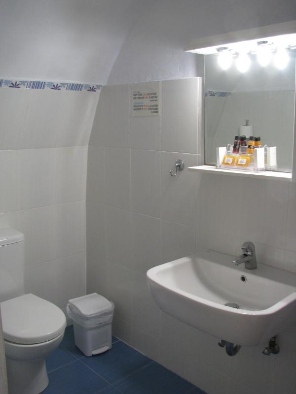 Studio (4 Adults) image 3