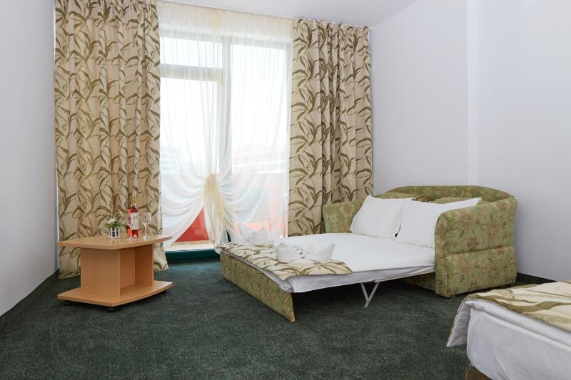 Family Room with Balcony (2 Adults + 2 Children) image 3