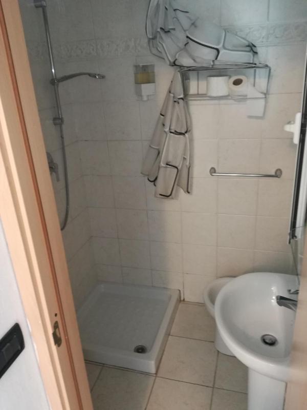 Single Room image 2