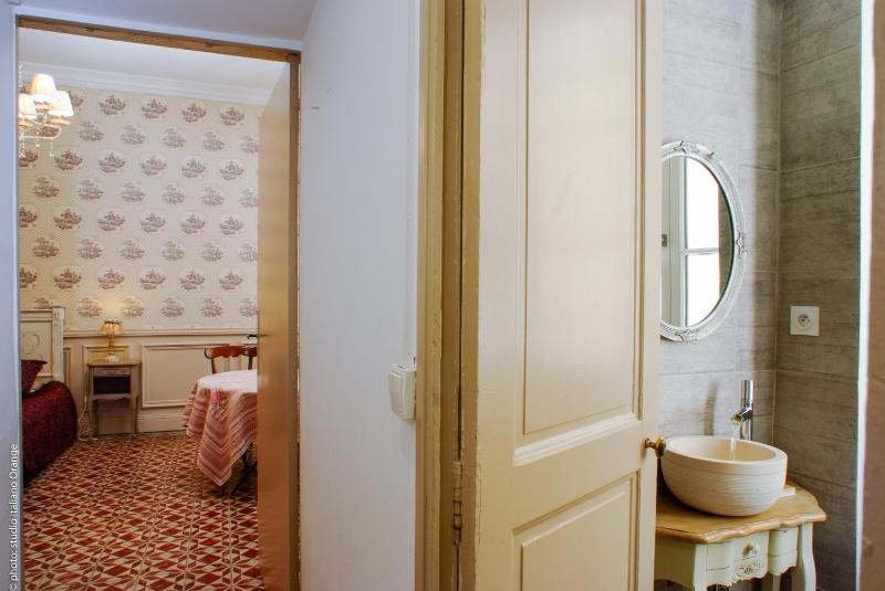 Deluxe Double Room image 2