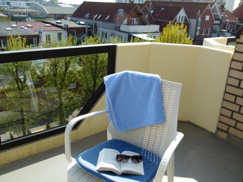 Double Room with Balcony image 3