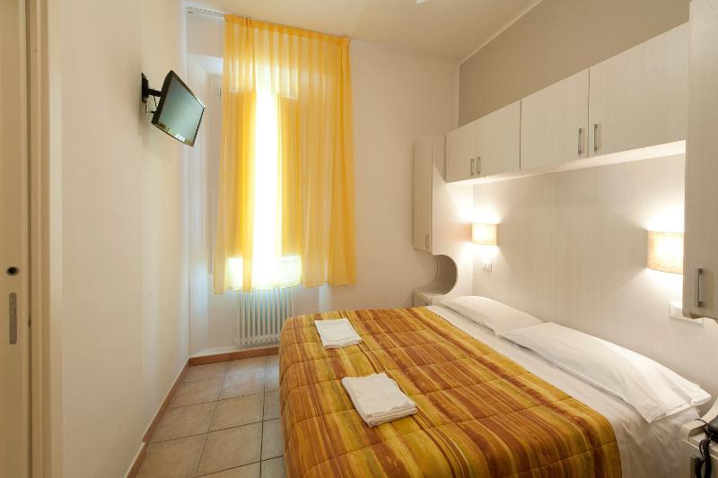 Double or Twin Room image 2