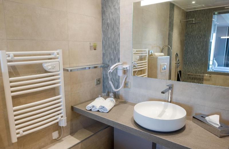 Double Room with - Sea View image 3