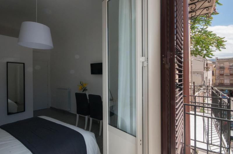 King Room with Balcony image 4