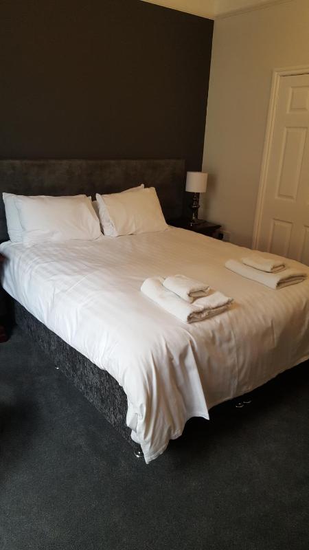Standard Double Room image 3