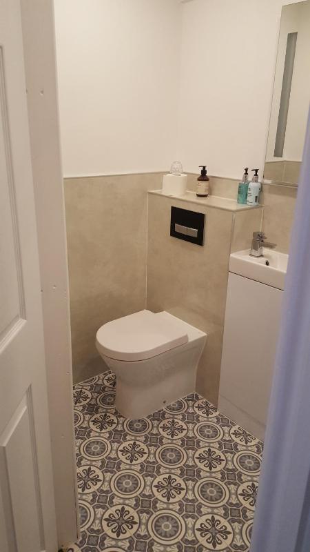 Standard Double Room image 4