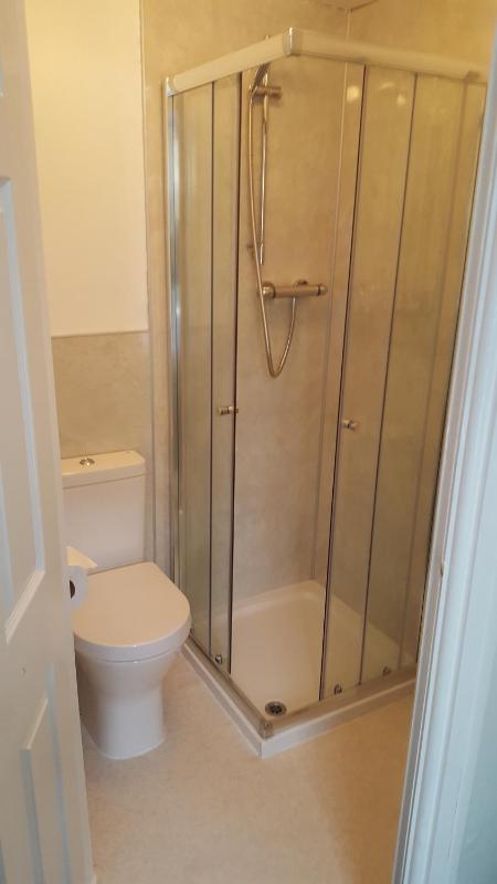 Small Single Room image 3