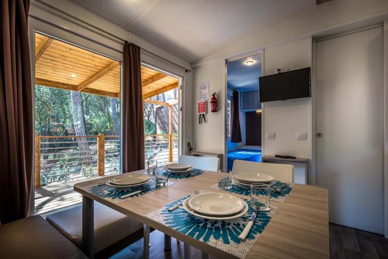 Three - Bedroom Mobile Home image 1