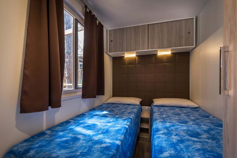 Three - Bedroom Mobile Home image 3