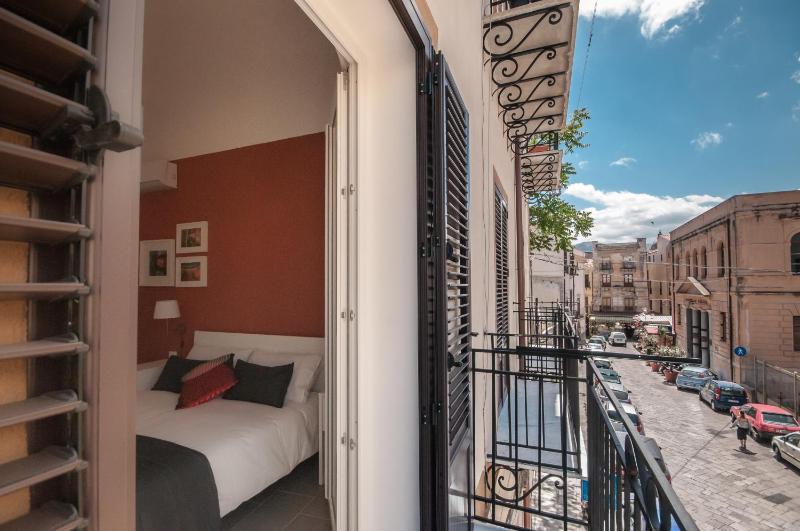 King Room with Balcony image 4