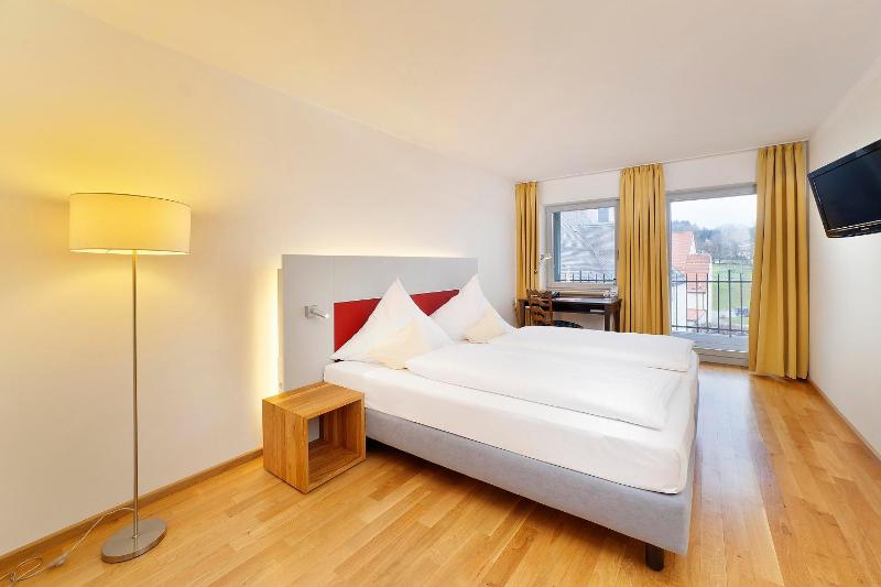 Double Room with Balcony image 1