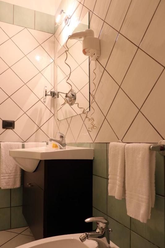Superior Triple Room with Sea View image 4