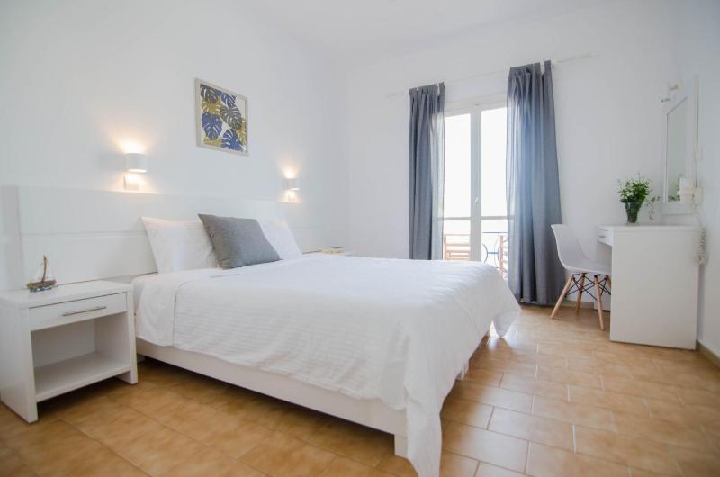 Double or Twin Room image 4