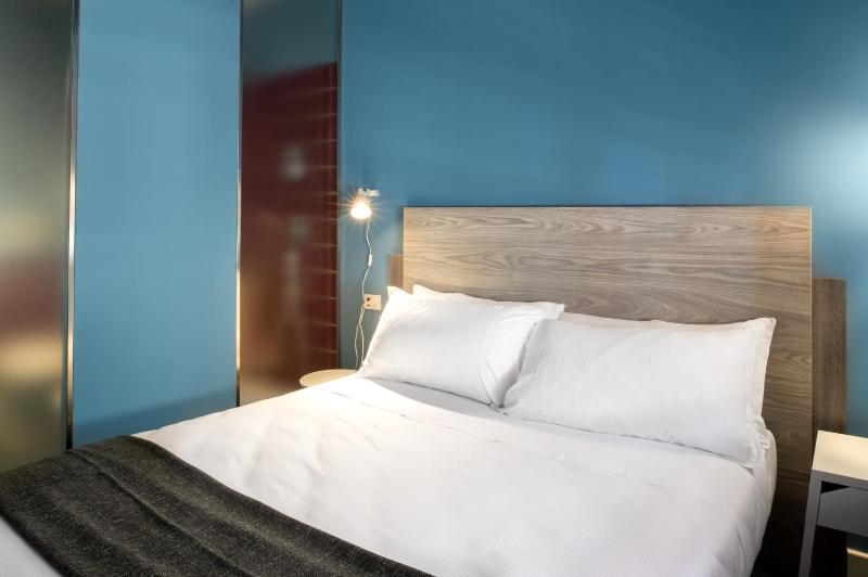 Double Room with Private Bathroom image 1