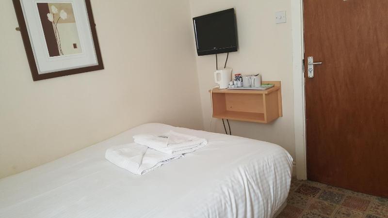 Small Double Room image 1
