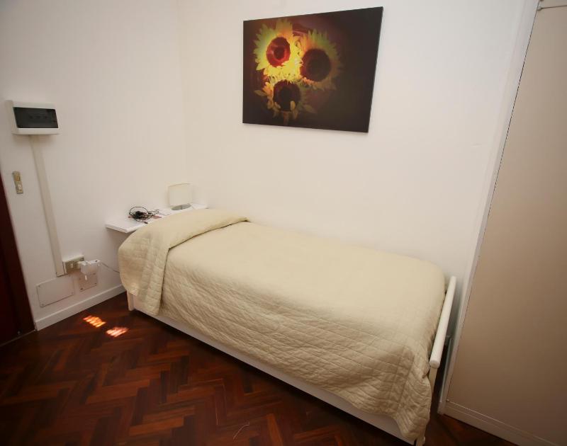 Family Room image 4