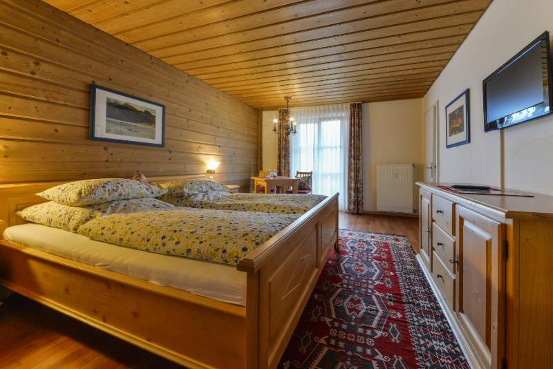 Double Room image 3