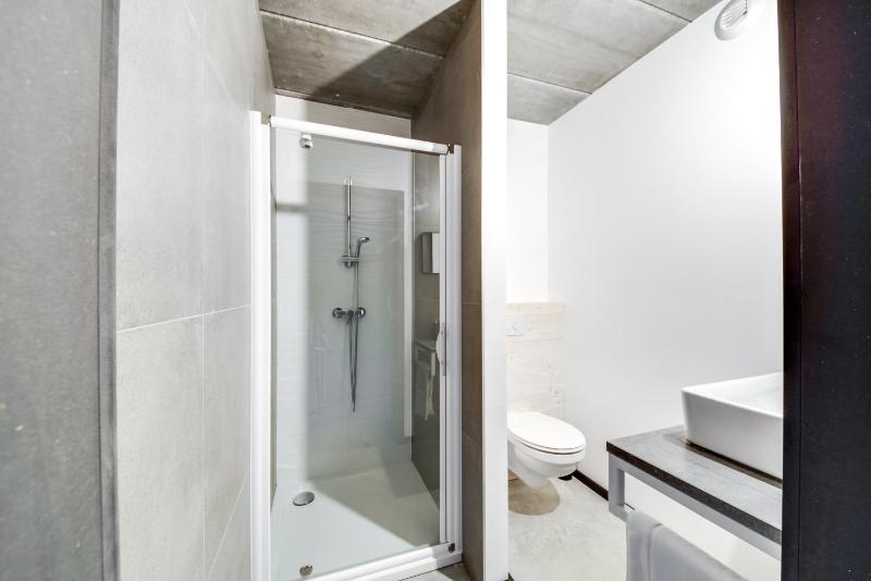 Standard Single Room with Shower image 3