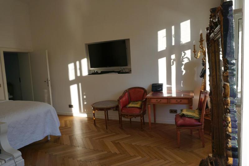 Deluxe Room with River View image 4