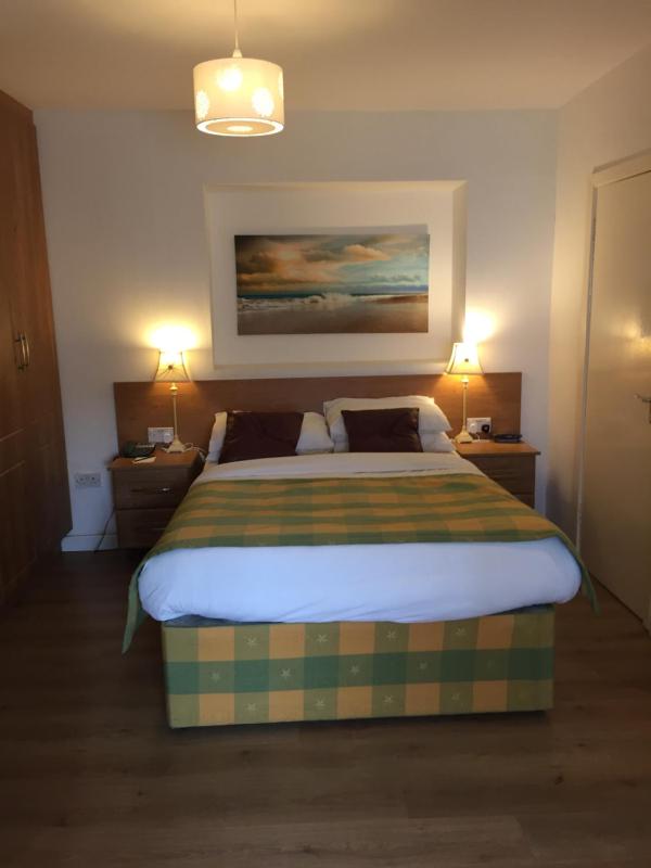 Double Room image 4