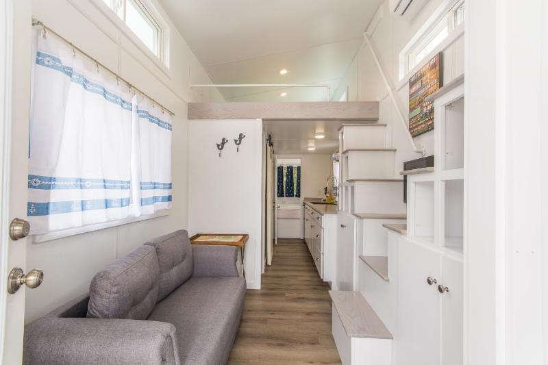 Tiny House - Coral Oasis image 2