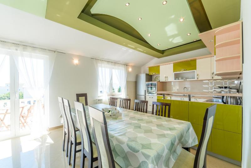 Crowonder Sun&Fun Holiday House with Large Swimming Pool Playroom and Garden - image 24