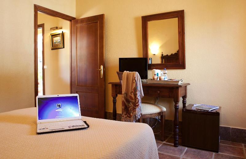 Double or Twin Room image 4