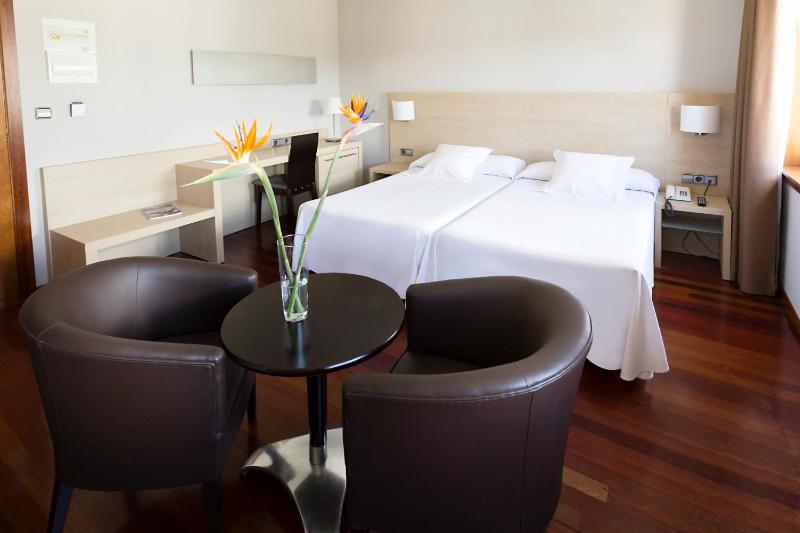 Double or Twin Room image 2