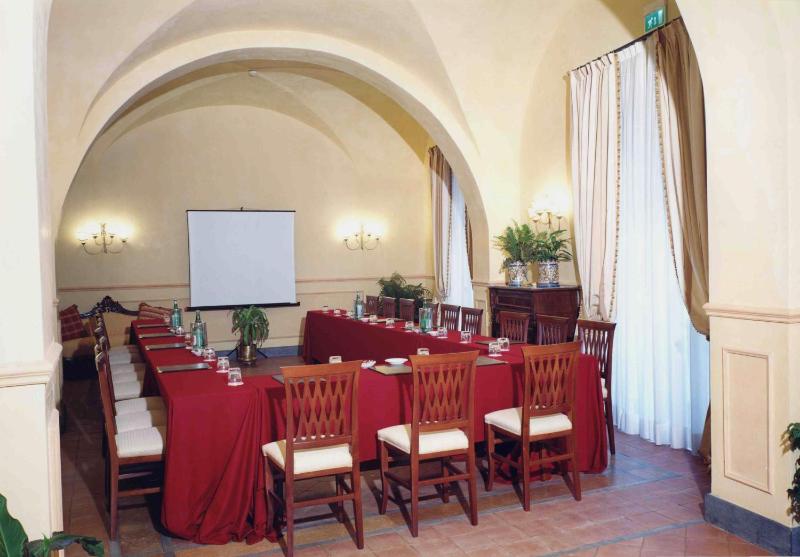 Hotel La Ville - image 11