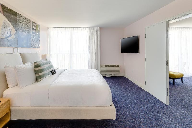 One-Bedroom King Suite image 4