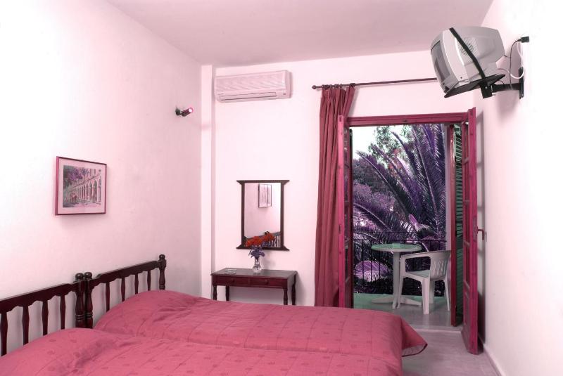 Double or Twin Room image 2