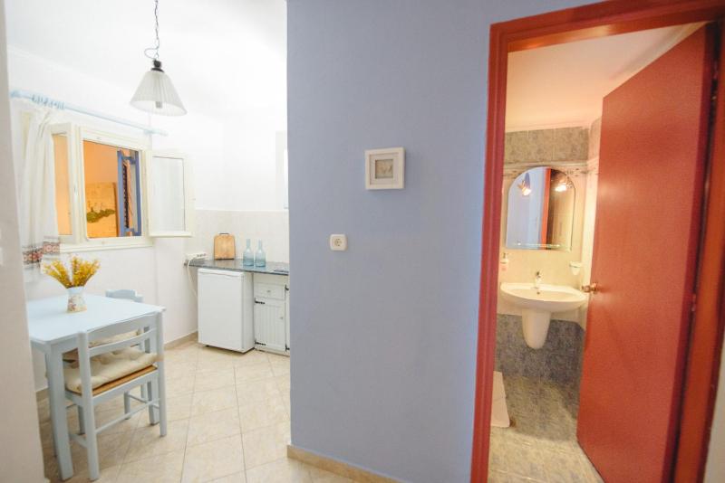 Studio with Partial Sea View image 3