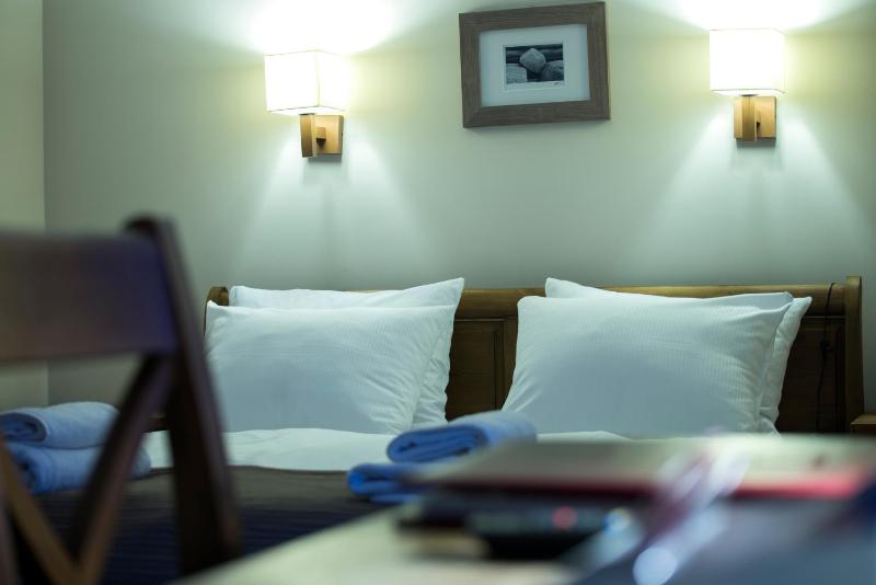 Deluxe Double or Twin Room image 2