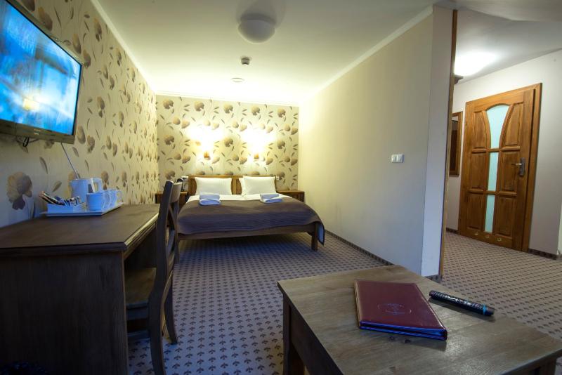 Family Room image 3