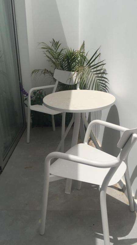 Roni Suite - image 9