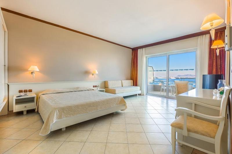 Family Room with Sea View (4 adults) image 1