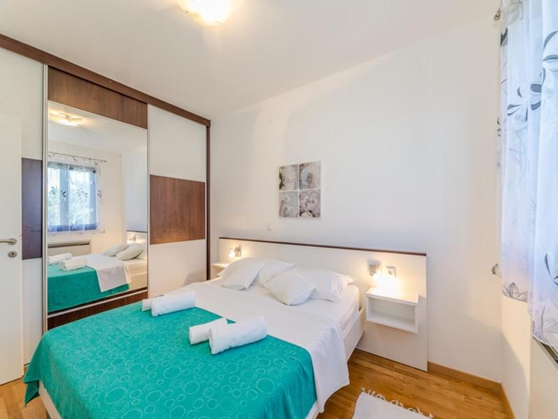 Apartment with Balcony image 3
