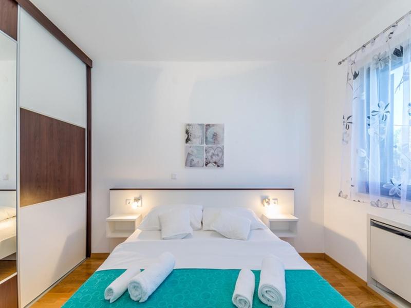 Apartment with Balcony image 4