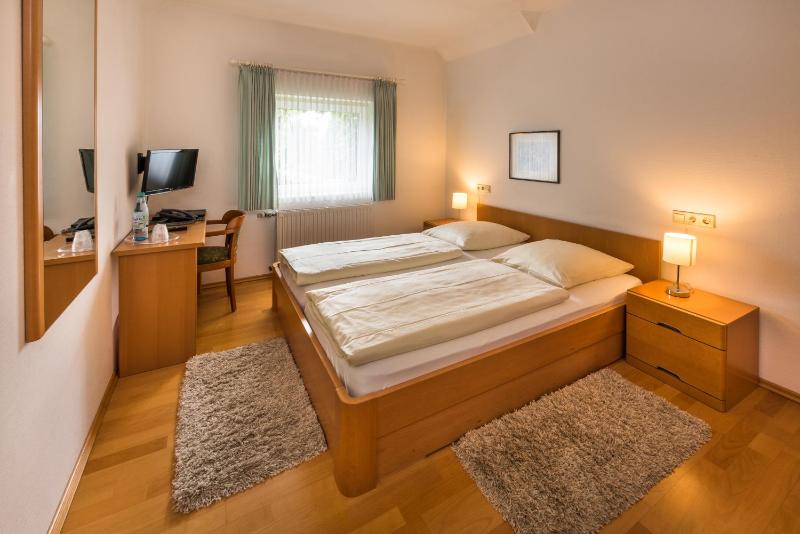 Economy Double Room image 1