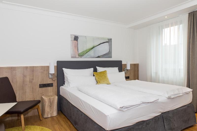 Standard Double Room image 1