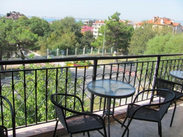 One-Bedroom Apartment image 1