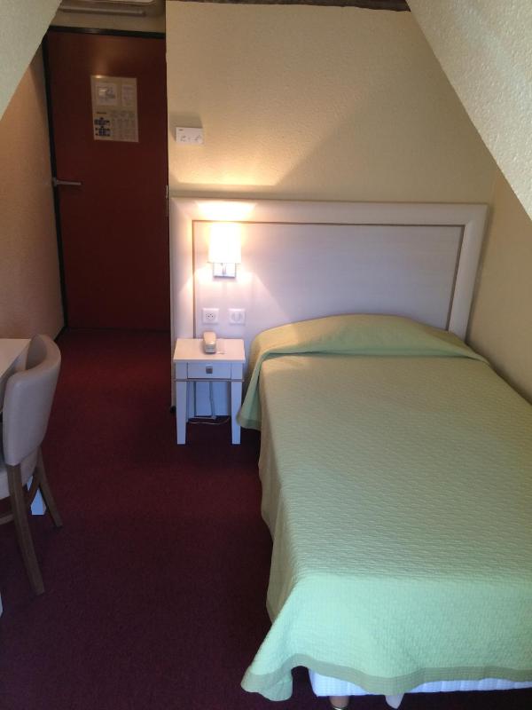 Standard Single Room image 3