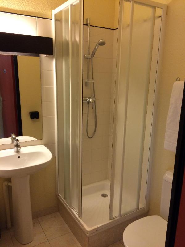 Standard Single Room image 2