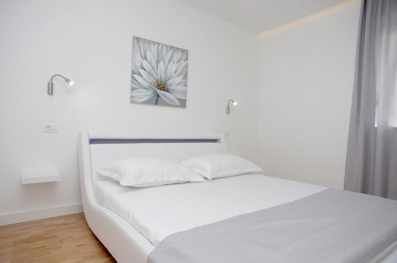 Deluxe Apartment image 3