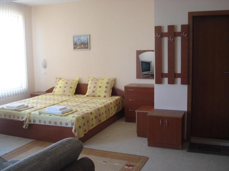 Villa Rouge - image 38