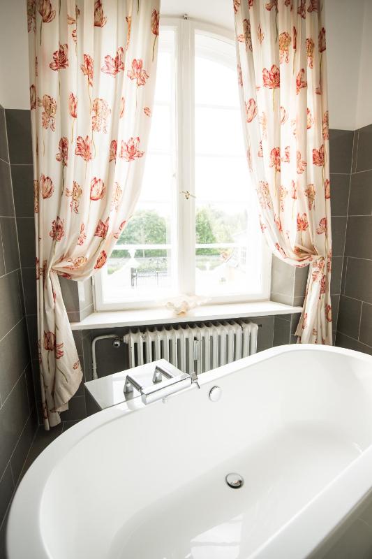 Deluxe Double Room with Bath 