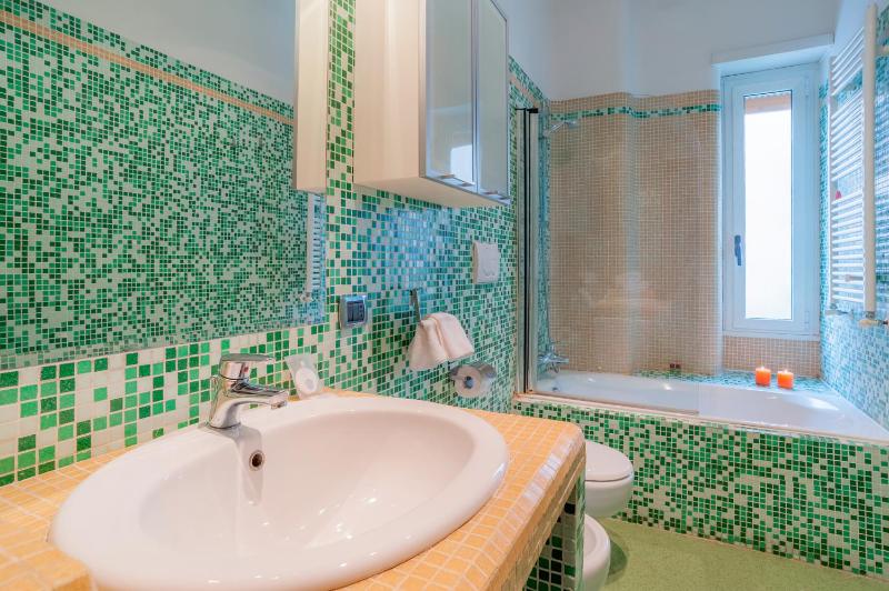 Superior Triple Room image 3