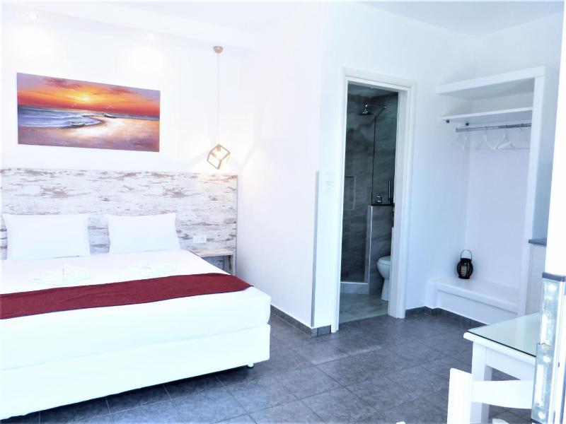 Studio (2 Adults) image 1